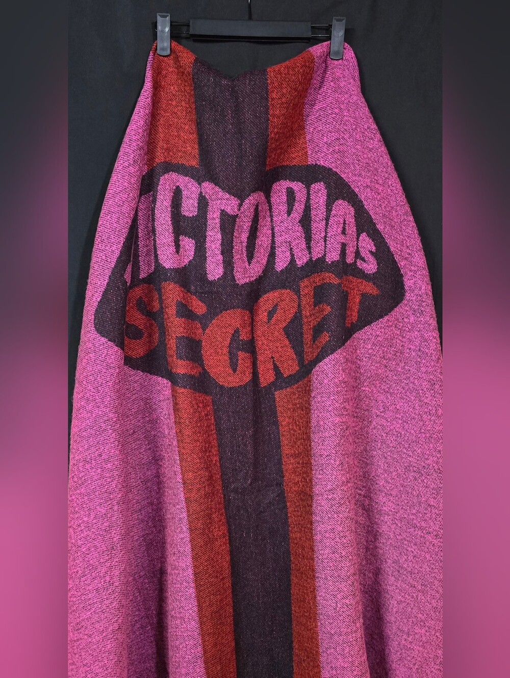 Victoria's Secret Cozy Lip Logo Throw Blanket Fringe Wrap Pink/Red 50x60